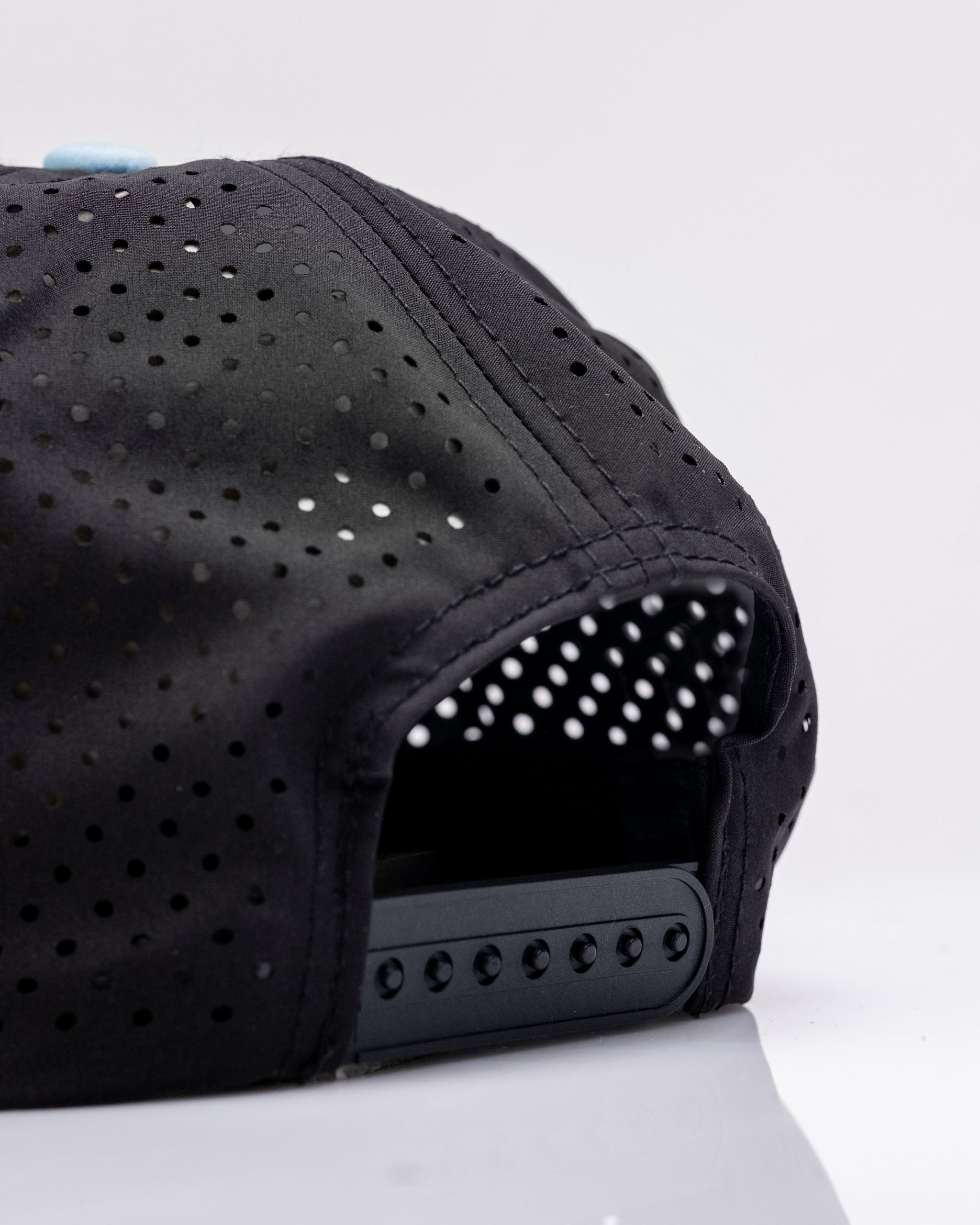 Kraken Black - Perforated Rope Hat