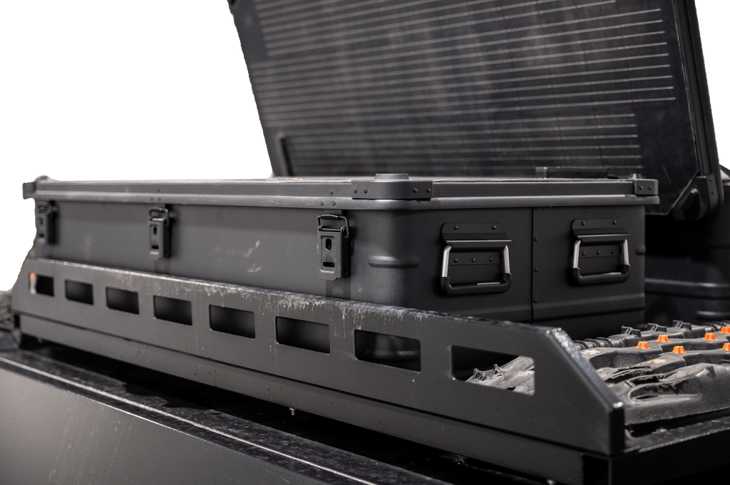 Icarus Solar Roof Box