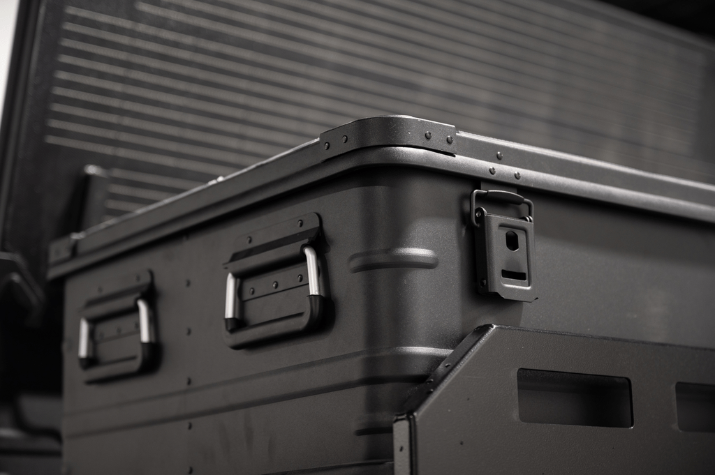 Icarus Solar Roof Box